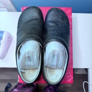 Alegria Black Floral Embossed Leather Slip-On Shoes 40EU /9.5US Wide